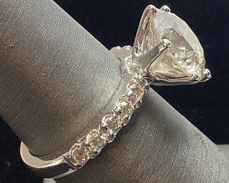 18KT WHITE GOLD DIAMOND RING, SIZE 6.25, 5.08cts CENTER DIAMOND, 0.40cts ADJACENT DIAMONDS, 6.5g TOTAL WEIGHT, GGA APPRAISAL $75,930.00
