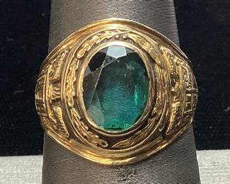 10KT GOLD GREEN STONE RING, SIZE