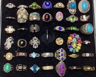 ASSORTED COSTUME RINGS