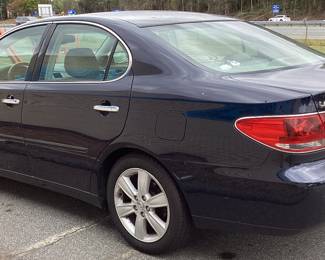 2005 LEXUS ES330 4 DOOR SEDAN, GOOD RUNNING CONDITION, 90% TREAD ON 4 TIRES, PREMIUM SOUND, SUNROOF, 5 SPEED AUTOMATIC, HAS DAMAGE TO THE FRONT BUMPER, REF. PICS. VIN: JTHBA30g955131733
Miles: 179509
Engine: 3.3 LITER V6
Color: DARK BLUE