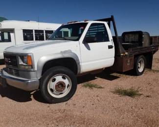 2000 GMC 3500 HD RWD, White, VIN - 1GDKC34J2YF401817