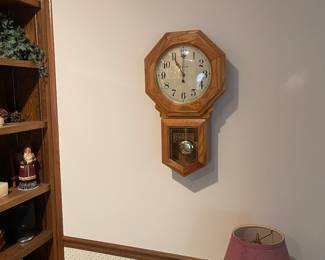 Regulator wall clock