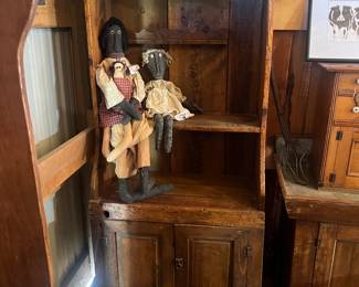 Cute primitive cupboard $400