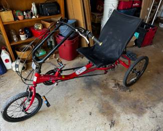 AMTRYKE recumbent bike. Like new. 