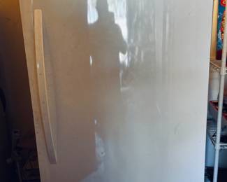 Kenmore Elite upright freezer in good condition 