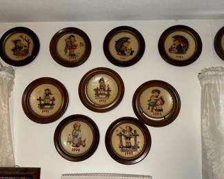 Complete collection of Hummel year plates  with wooden frames