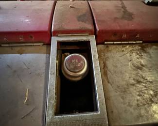 Barn find Coca Cola cooler complete. Very dusty