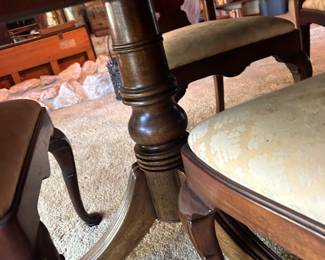 Henredon dining table 