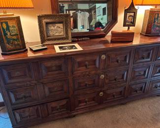 Henredon triple dresser 