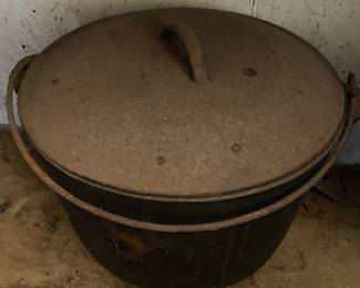 Cast Iron Dutch Oven