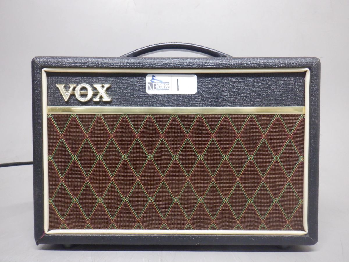 VOX V9106 GUITAR AMP