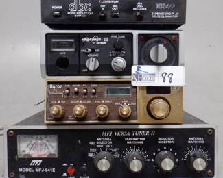 LOT OF 4 ELECTRONICS INCLUDING DBX NX-40, MFJ VERSA TUNER II MFJ-941E, AND MORE