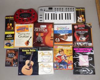 LOT GUITAR ACCESSORIES