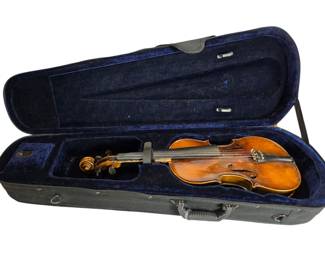 Antonuis Stradivarius Anno 17 Violin (As Seen)
Johann Georg Kessler Violin (as seen)
Antique Flat Back Mandolin (as seen)