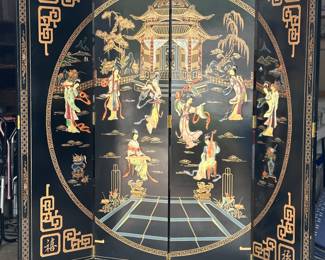 Asian enlay mother of peal on black laquer Room Divider with moth