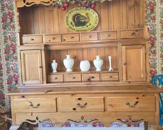 Love This Farmhouse Style Sideboard 