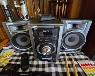 Sony Stereo with 2 Speakers 