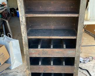 Primitive cubbyhole.  Dry, dry, dry!  Sweet!