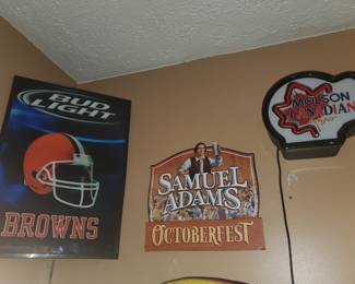 Electric Beer Signs ( Many to Choose From ) 