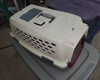 One of 3 different PET CARRIER 