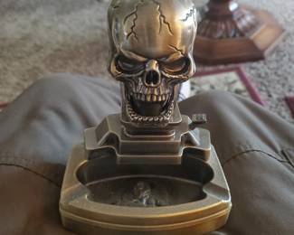 Cigarette Lighter / Ashtray