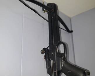 Mini Crossbow with 9" Arrows