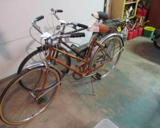 Vintage men's and women's bikes