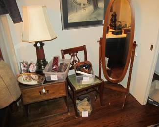 Vintage Henredon bedroom set. "Artefacts" King-size headboard, dresser, nightstands