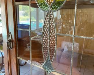 A close look at the Hoosier leaded door