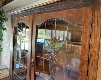 A close look at the Hoosier leaded doors