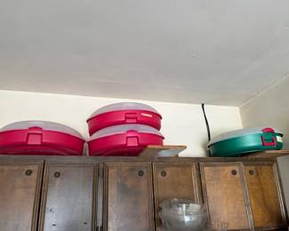 Homz wreath storage tubs