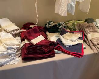 A close look at the place mats and napkins