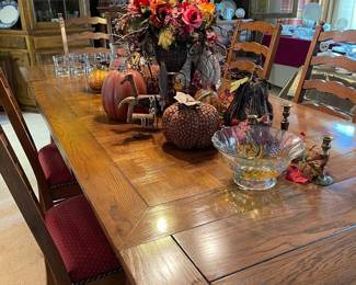 Showing one of the drawer leaves