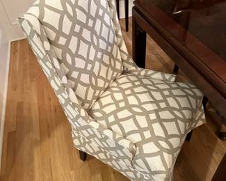 Accent chair