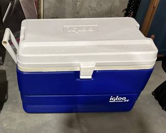 Large Igloo cooler (new)
