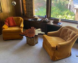 Super cool retro room.