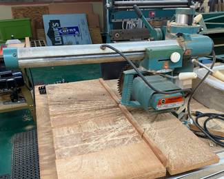 Black and Decker Radial Saw