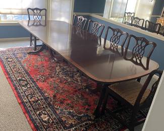 Beautiful table and chairs by Haverty.