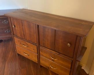 Cute cabinet.
