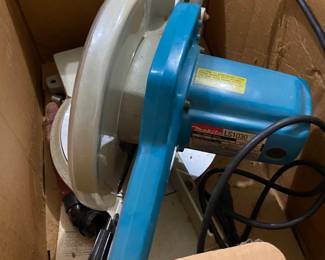 Makita 10" miter saw.