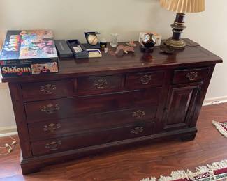 Dresser.