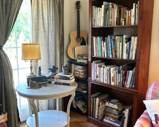 Books, guitar, Inuit, lamp