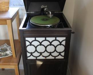 1916 Edison Diamond Disc Floor Phonograph