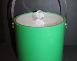 Vintage Shelton Designs green bucket