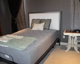 Queen adjustable bed