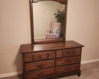 6 drawer vintage dresser with mirror