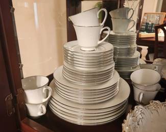 Noritake Tahoe 30 piece china set 