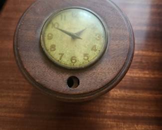 New Haven Clock Cgarette Dispenser Canister - vintage and works!