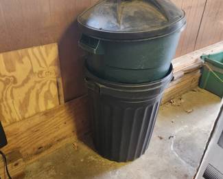 Garage- trash cans 