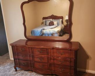 Bassett dresser with mirror